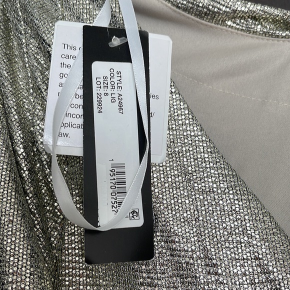 Betsy & Adam Long Metallic Drape Back Sheath Gown in Light Gold Size 8 - Picture 7 of 7